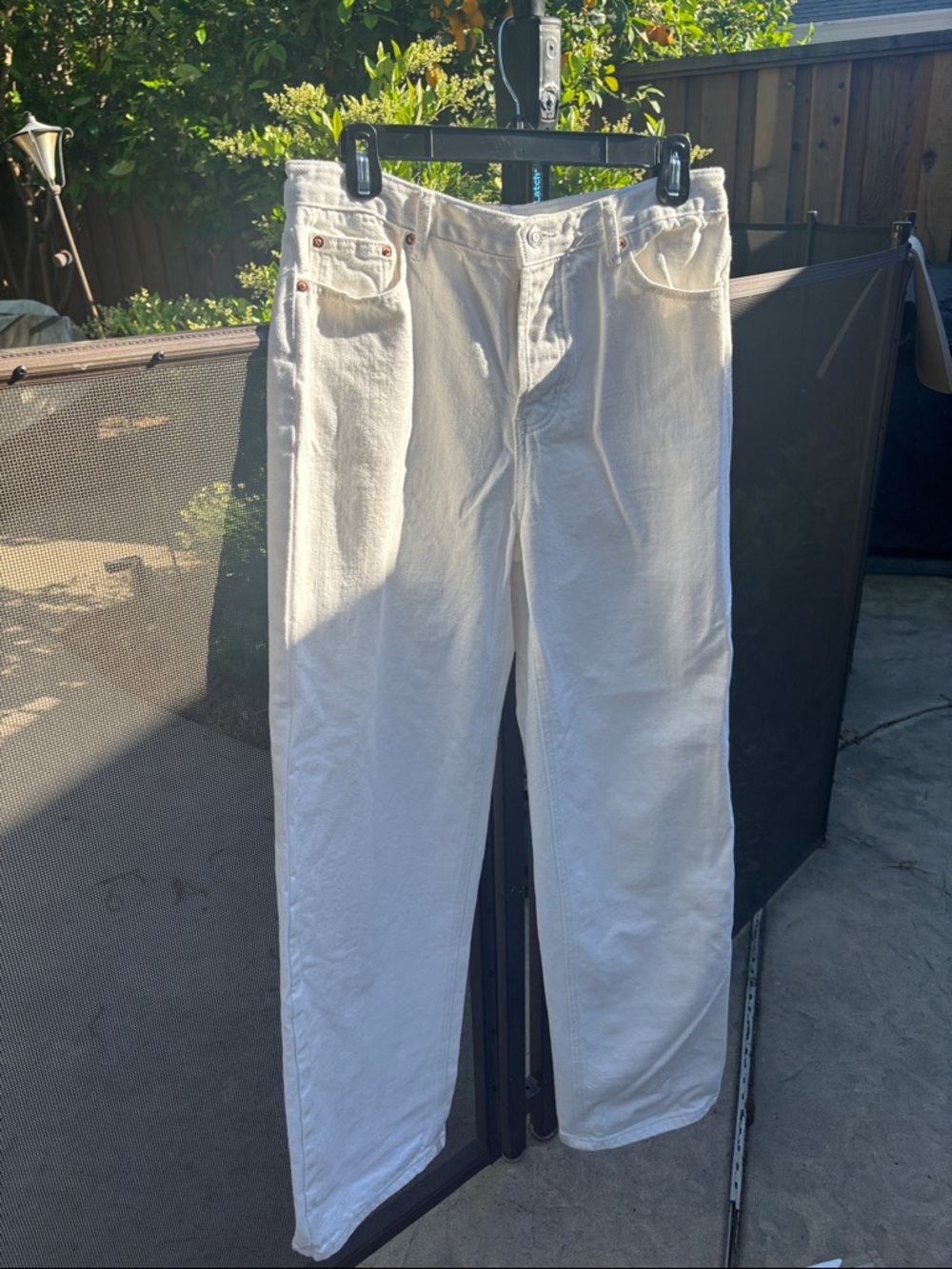 Parke Low Rise Baggy Jeans in white - Picture 2 of 4